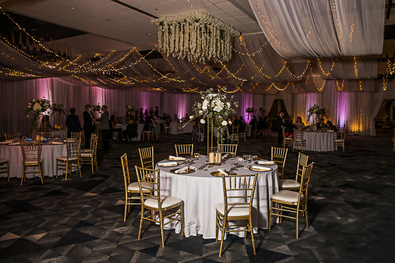 renaissance-toledo-wedding-reception-with-pink-uplighting