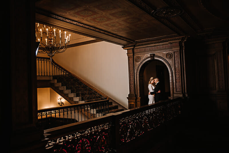toledo-club-wedding-with-woodwork-and-arch