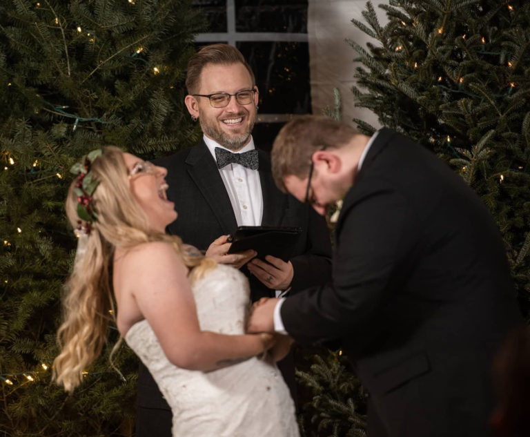 Toledo Wedding Officiant – Weddings for the Ages