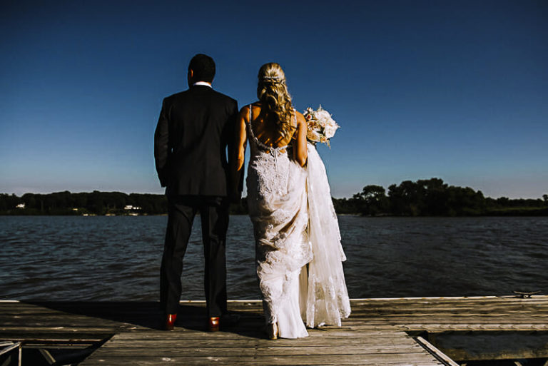bride-and-groom-at-the-docks-at-toledo-country-club