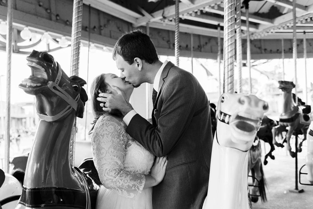 carousel wedding photos