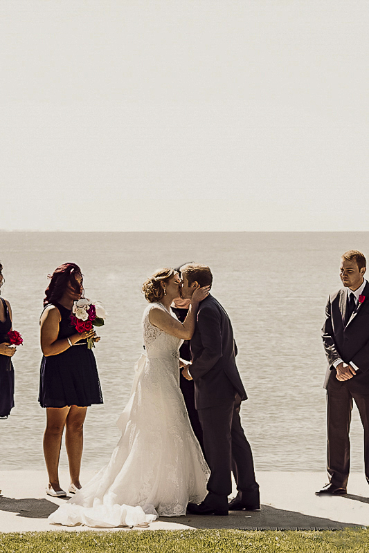 first-kiss-by-the-water-toledo-wedding-venue