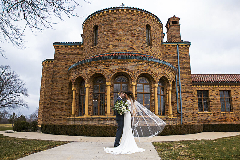 nazareth-hall-wedding-photo-with-veil