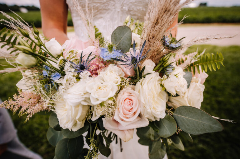 How to Hold Bouquet When Walking Down the Aisle